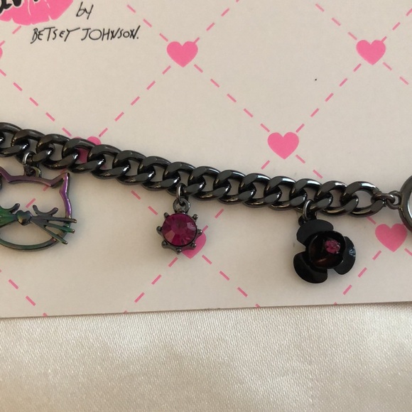 Betsey Johnson Gun Metal Tone Curb Link Cat & Flower Charm Bracelet NWT - Picture 11 of 16